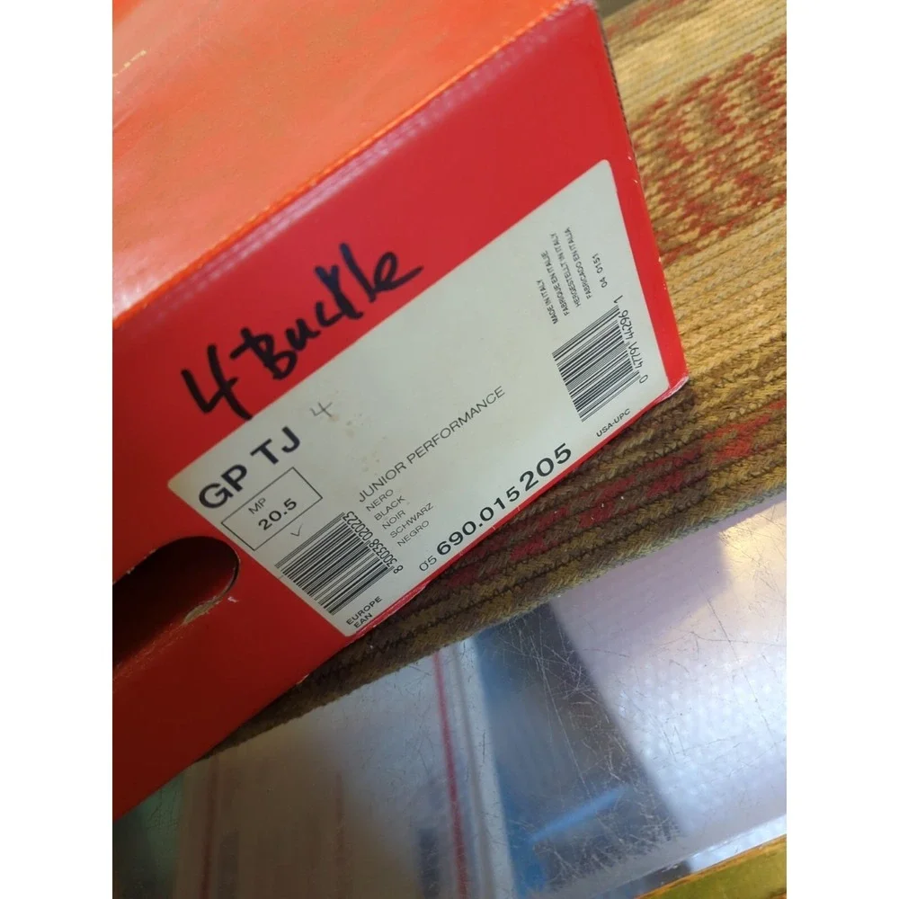 NEW Nordica GP‎ TJ Youth US 2.5 Youth Ski Boots 205